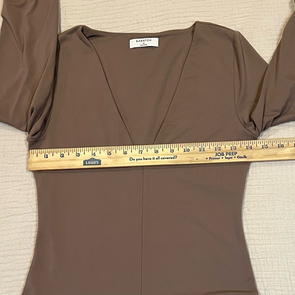 Aritzia Babaton Contour V-Neck Long Sleeve Bodysuit Deep Brown Size Medium - Picture 11 of 14